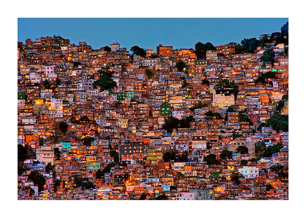 Anoitecer na Favela da Rocinha