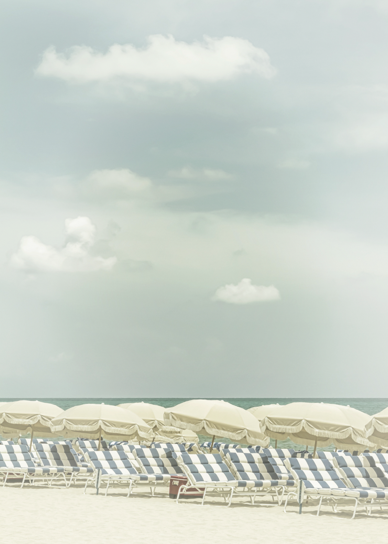 Vintage beach scene | By Melanie Viola